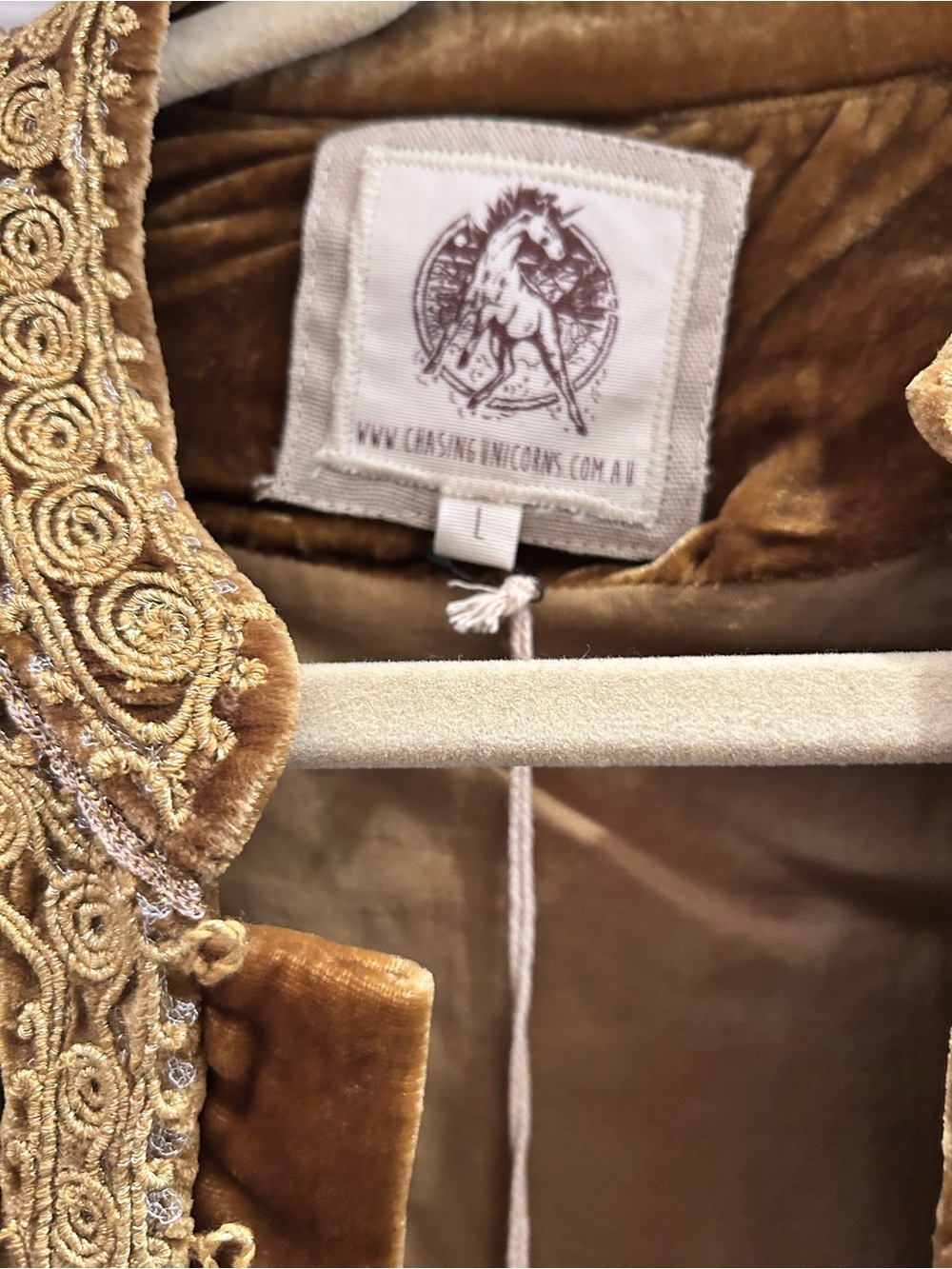 🌼CU Revolution Embroidered Velvet Jacket - Picture 4 of 8